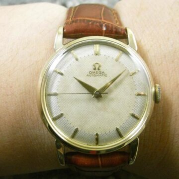 オメガ・OMEGA アンティーク ラウンド メンズ 背面