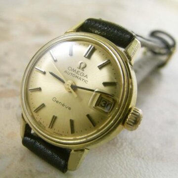 OMEGA レディースサイズ アンティーク時計 自動巻き デイト付き 正面全体