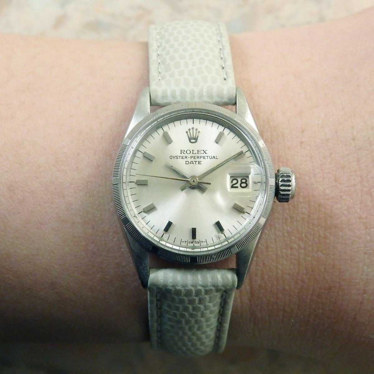 ROLEX オイスターパーペチュアルデイト　レディース　ヴィンテージ ロレックス[ ROLEX OYSTER PERPETUAL DATE ]オイスターパーペチュアル