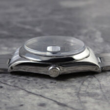 

                        ロレックス オイスターデイト ブラックギルトダイヤル Ref.6694 ヴィンテージ:画像2
          
        