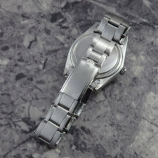 
                        ロレックス オイスターデイト ブラックギルトダイヤル Ref.6694 ヴィンテージ:画像3
          
        