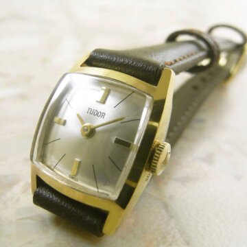 TUDOR レディース アンティーク スクエアケース 正面全体
