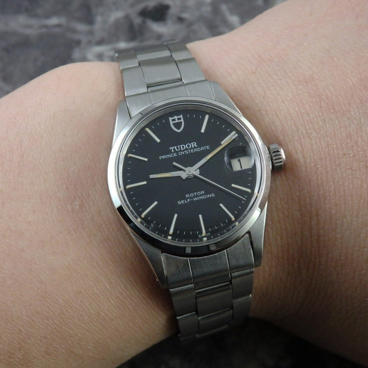【希少】TUDOR チューダー 本革 デスクマット レザー非売品 ヴィンテージ チュードル 希少 Ref.90900 ブラックダイヤル ボーイズ アンティーク