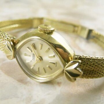 チュードル・TUDOR アンティーク レディースウォッチ ゴールドカラー 希少タイプ 正面全体