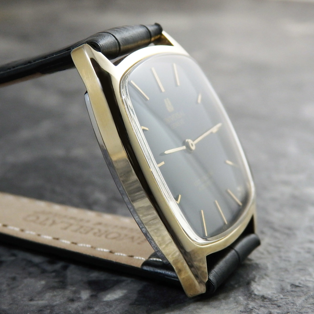 ユニバーサル アンティーク時計 希少 ブラック文字盤 | アンティーク