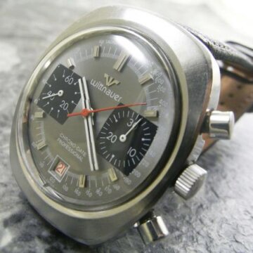 WITTNAUER／ウィットナー クロノデイト・プロフェッショナル 角目クロノグラフ 2レジスタークロノグラフ 正面全体