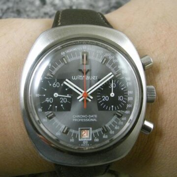 WITTNAUER／ウィットナー クロノデイト・プロフェッショナル 角目クロノグラフ 2レジスタークロノグラフ 背面